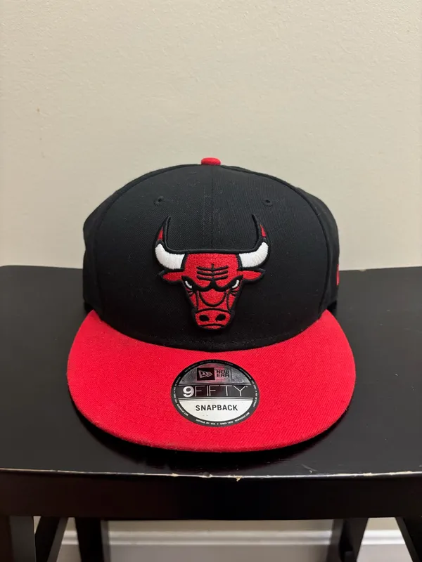 Chicago Bulls New Era Black & Red NBA Bull Logo Snapback Hat - Image 10