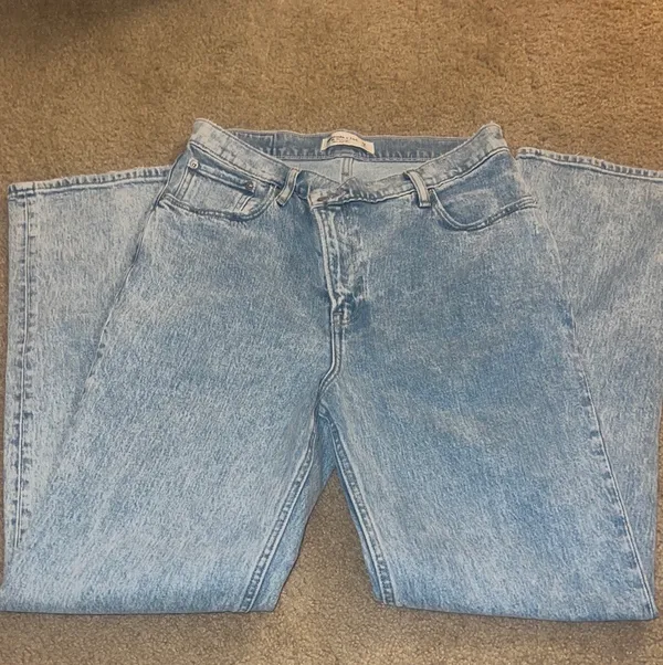 Abercrombie High Rise 90’s Straight Jeans - Image 2