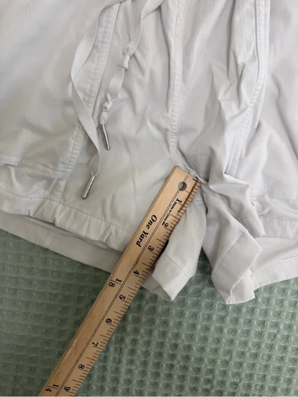 Lululemon Dance Studio‎ High-Rise Short 3.5"
Bone size 2 - Image 3