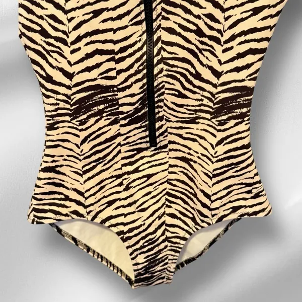WET Zebra Stripe Long Sleeve Thick One Piece Bathing Suit nwt - Image 2