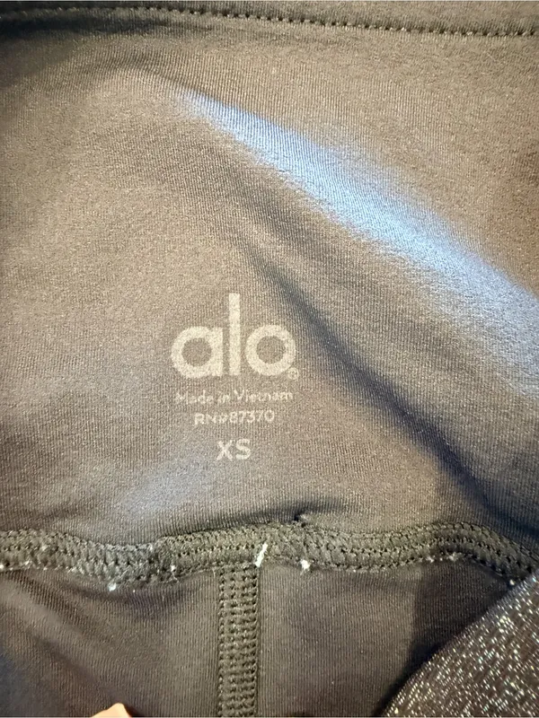 Alo Yoga Interlocking Lace-Up Glitter Biker Shorts - Black Silver - XS - Image 4
