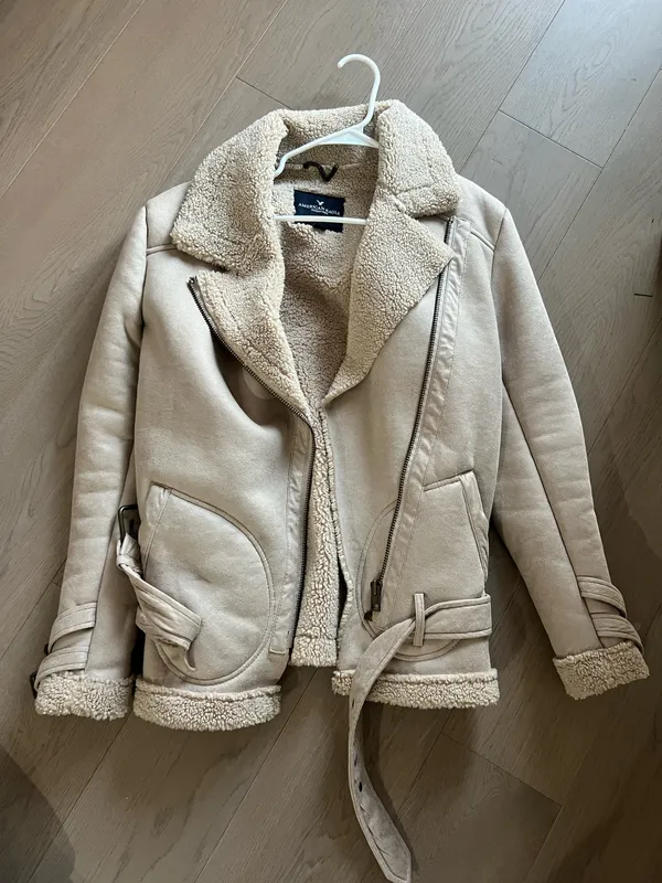 American Eagle women’s beige Sherpa lined jacket size met  - Image 3
