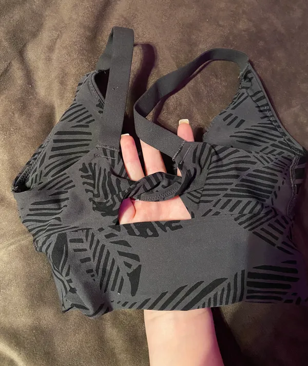 Aerie twist back sports bra - Image 3