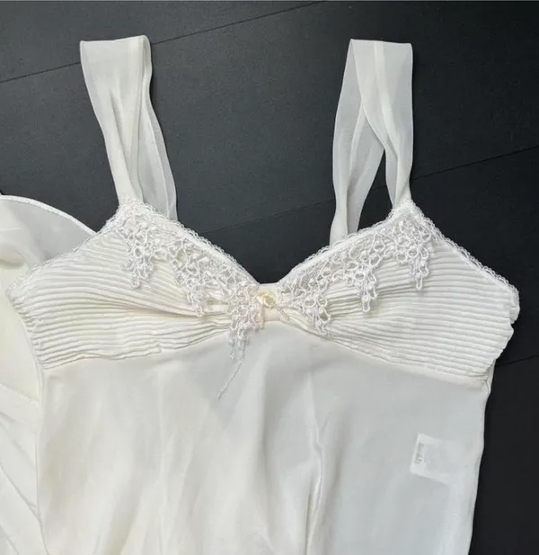 Victoria's Secret Vintage Bridal Night Gown - Image 3