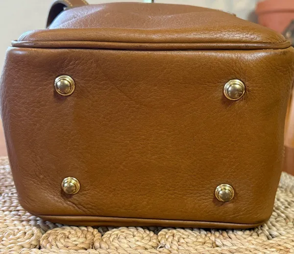 Vintage Dooney & Bourke Norwalk Leather Bucket Shoulder Bag Dark Tan / Lt Brown - Image 9