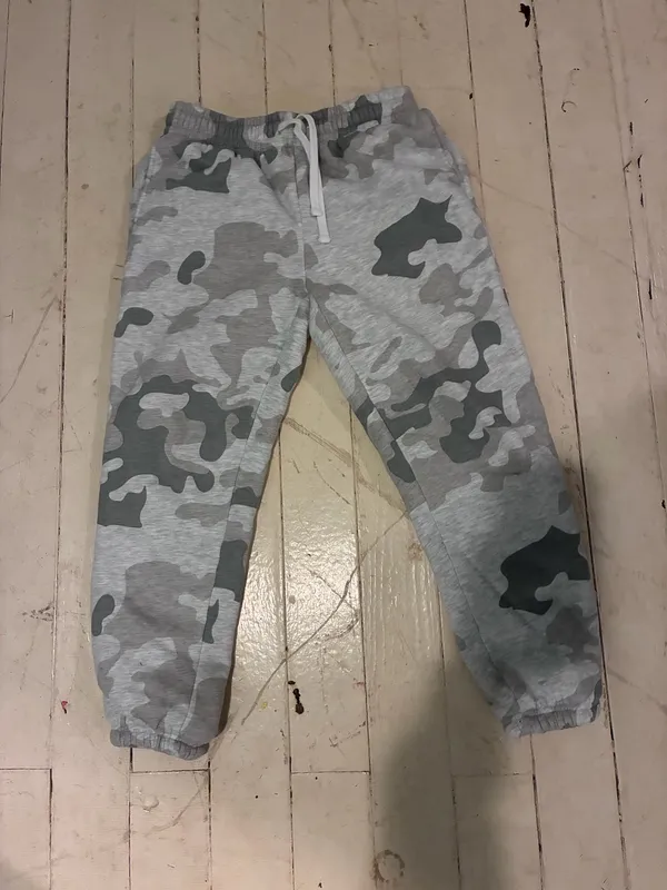 No Boundaries Grey Camouflage Jogger Sweatpants - Image 2