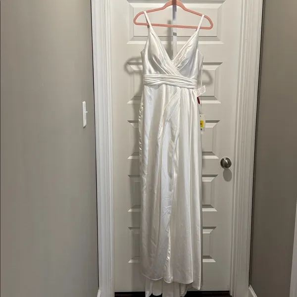 Mac Duggal White Satin Gown NWT Size 2‎ Style 12443 Formal Bridal Evening Dress - Image 4