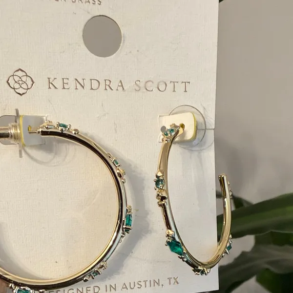 Kendra Scott Meredith Metals Gold Hoop Earrings - Image 4
