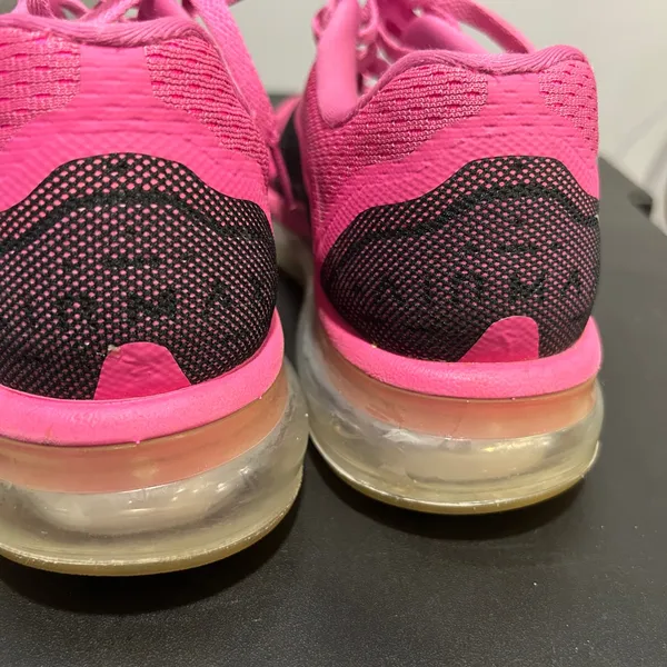 Nike Pink Performance Athletic Shoes with Breathable Mesh - Image 8