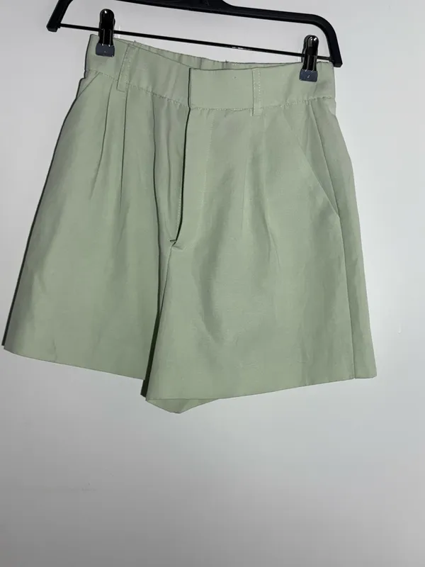 Zara Light Sage High-Waist Shorts - Image 3