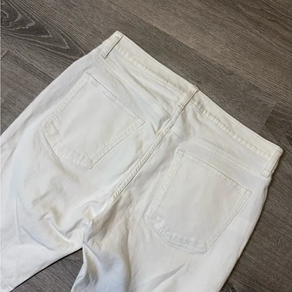 •GAP• UNIVERSAL SLIM BOYFRIEND JEANS - Image 2