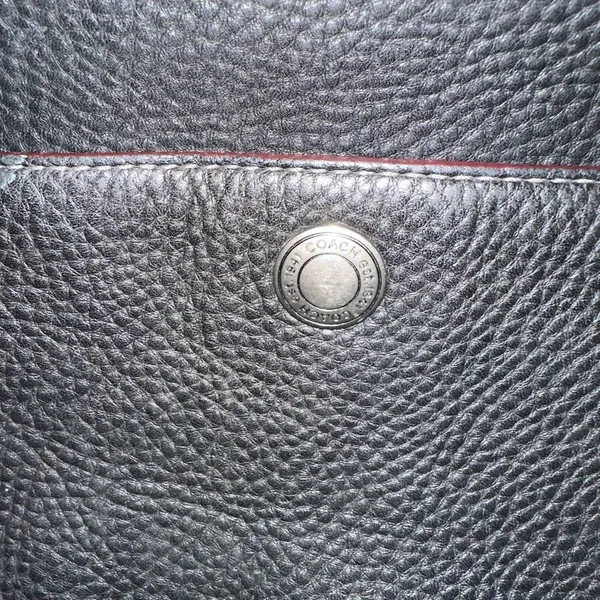 Coach Pebbled Black Leather Chelsea Hobo Shoulder Bag with brown Contrast Strap - Image 4