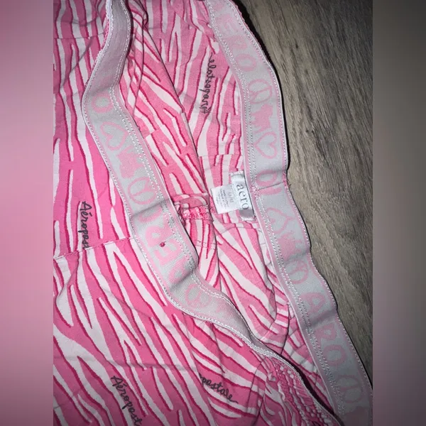 Vintage Y2K AERO Aeropostale pink short shorts M - Image 2