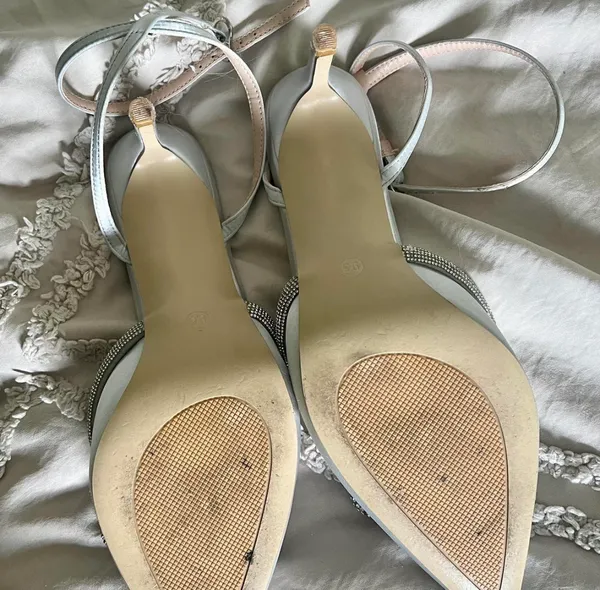 Rhinestone Bow heels Silver Size 9.5 - Image 3