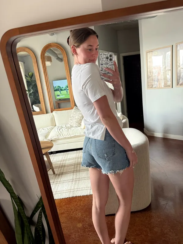 Abercrombie 90s Relaxed High-Rise Jean Shorts Cut-Off - Image 2