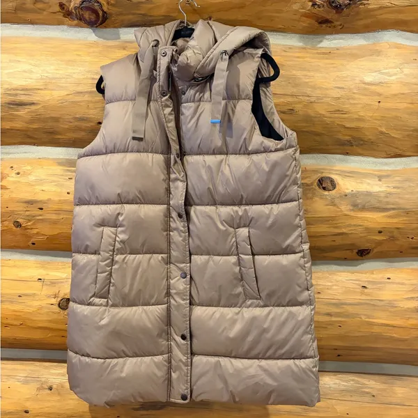 Weatherproof Women’s Hooded Puffer Vest Taupe size Large - Image 2