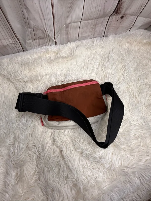 Lululemon Everywhere Belt Bag *1L -- OS -- Dark Terracotta/White Opal - Image 3