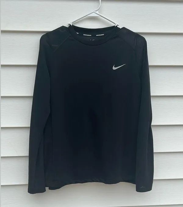 Nike Black Long Sleeve Shirt - Image 4