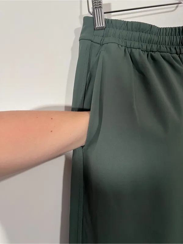 Lululemon Tapered-Leg Mid-Rise Pants 7/8 Length Ankle Size Medium Green - Image 5