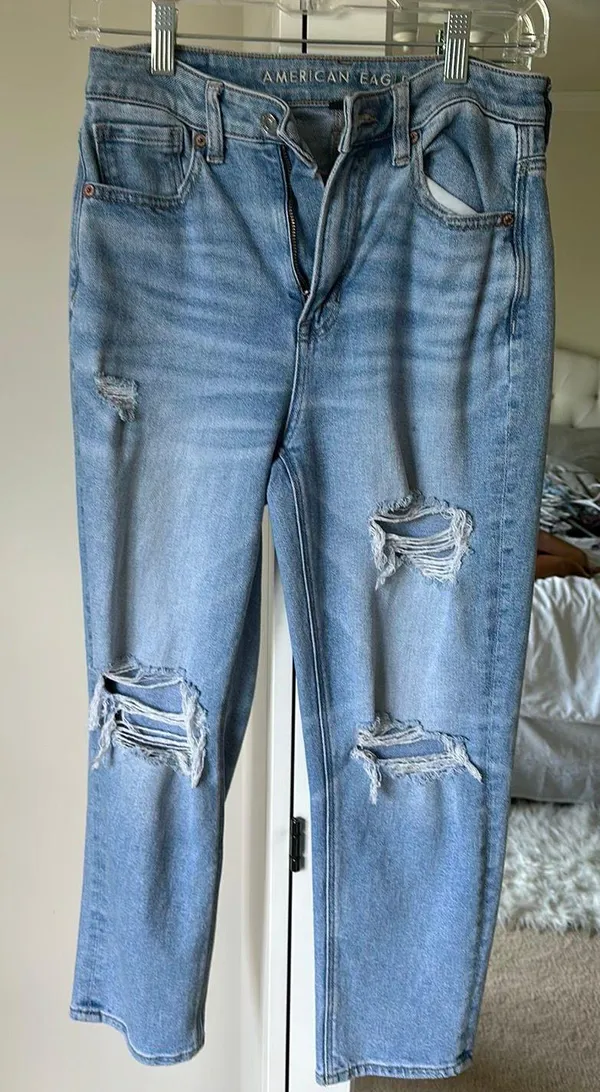 American Eagle Mom Jeans - Image 2