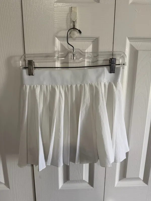 Aritzia Tna MOVE™ Tennis Mini Skater Skirt White Size Small - Image 2