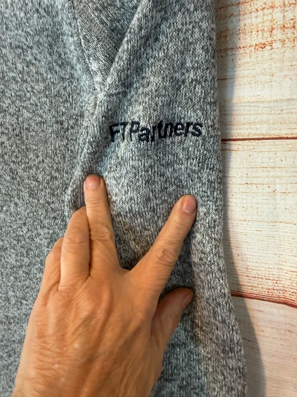 Patagonia Heather Gray Half-Zip Fleece Pullover like new - Image 4