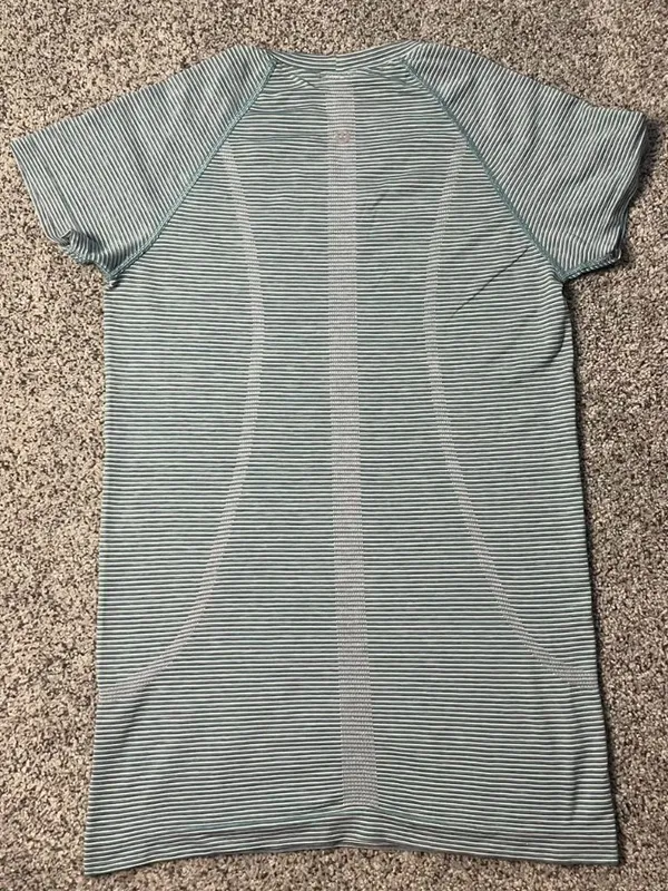 Striped Lululemon short sleeve Swiftly - Image 2