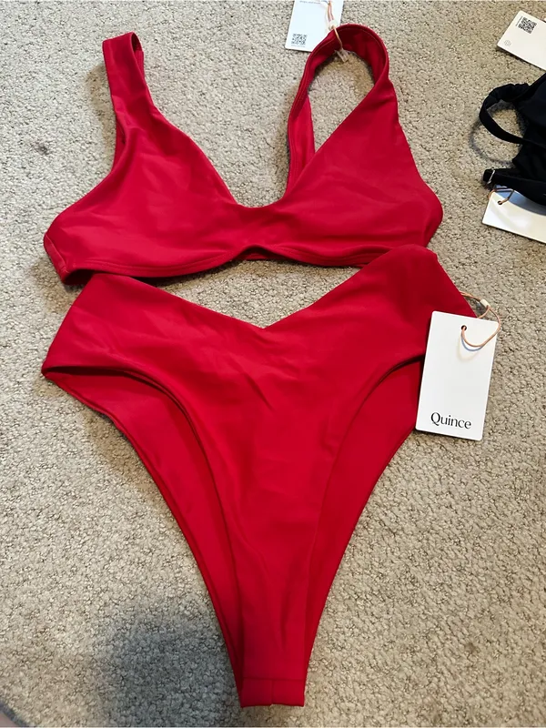 NWT Quince Plunging V cut bikini set cherry red small - Image 2