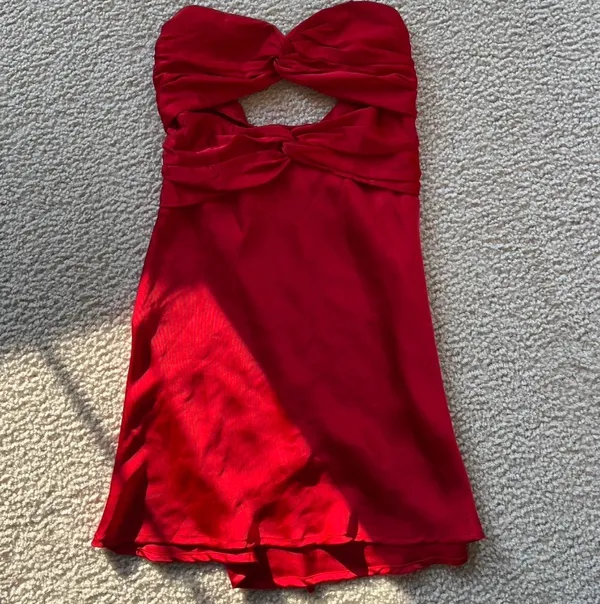 Red Strapless silk homecoming dress - Image 3