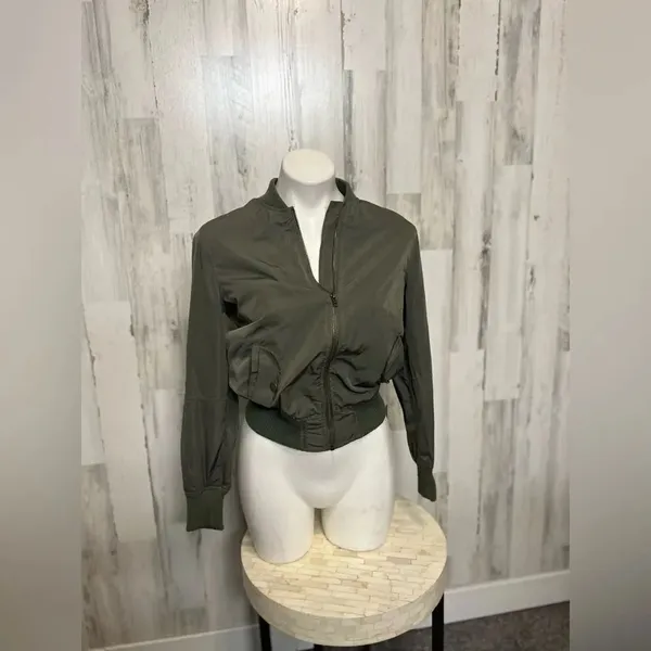Green jacket  - Image 7