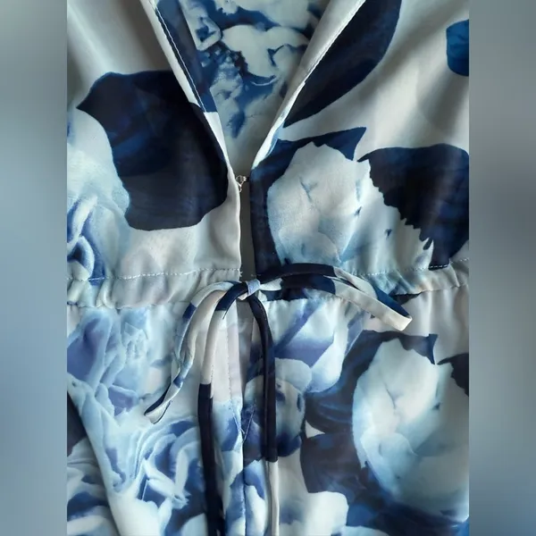 Show Me Your Mumu Roxy Flowy Sleeve Blue Floral Romper Deep V Cover Up Medium - Image 8