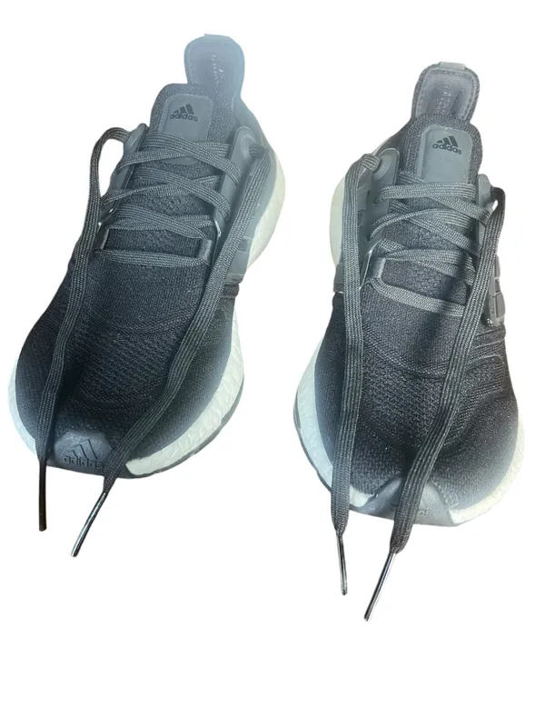 Adidas Ultraboost 22 - Image 7