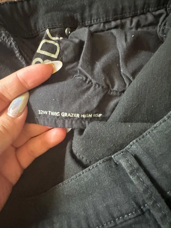 BDG Twig Grazer High-Rise Jeans - Image 2