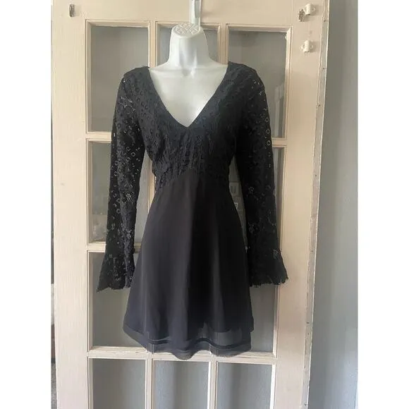 TULAROSA Skylar Lace Mini‎ Bell Sleeve Dress - Image 6