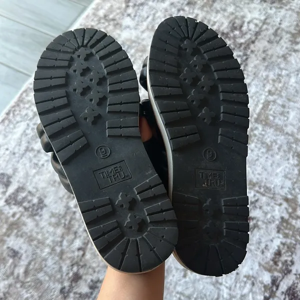 Women's Black Strappy Sandals Size 9 - Image 6