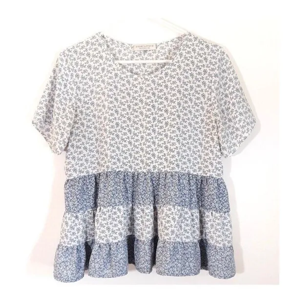 Paper Crane Womens Tiered Floral Top Green boho Blouse Medium M - Image 2