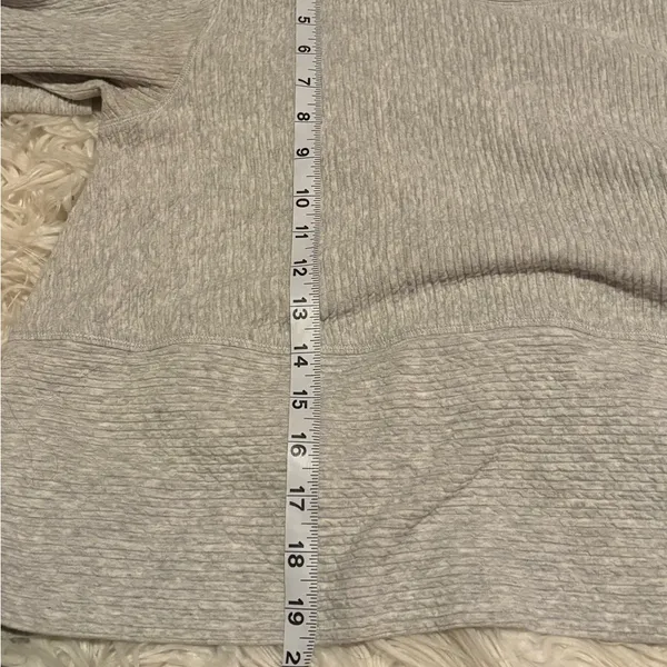Lululemon Textured Hoodie Pullover Gray Oversized Small Cropped - Image 7