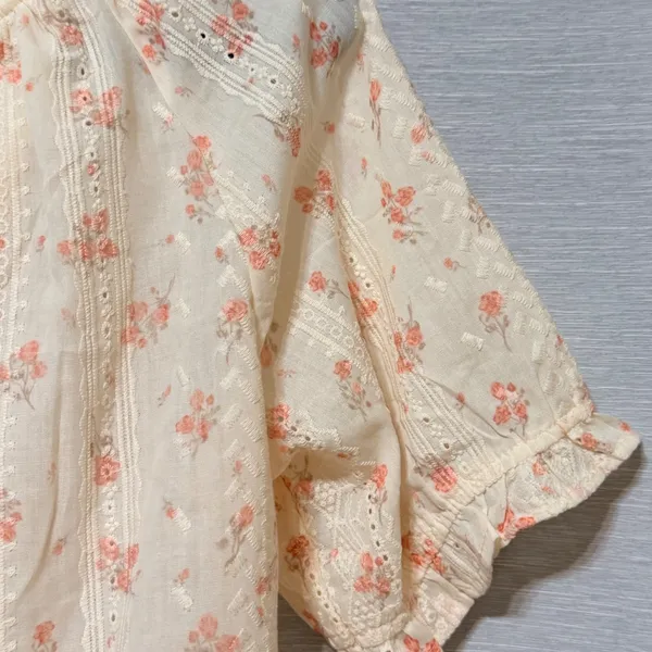 Easy Clothes Floral Eyelet Button Down Blouse Cream Peach S/M Short Sleeve - Image 5