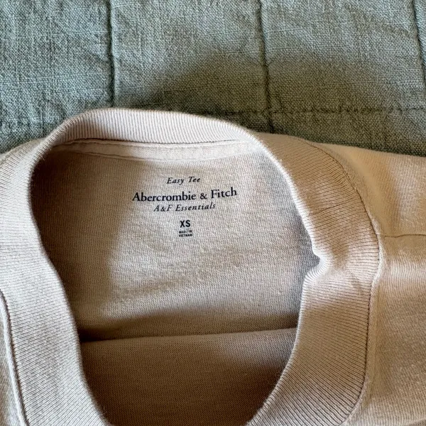 Abercrombie tee shirt - Image 2