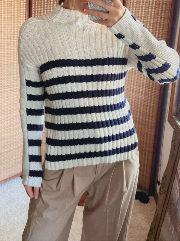 Abercrombie & Fitch Navy & White Stripe Sweater Size XXS - Image 2