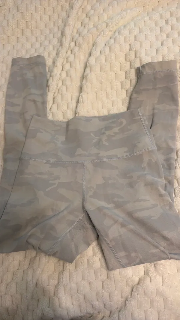 Lululemon Wunder Train High-Rise Leggings 25" White Camo - Image 2