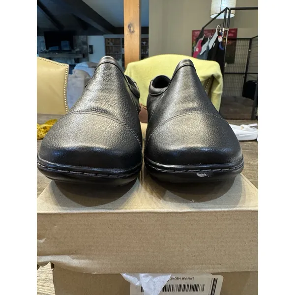 CLARKS Womens Cora Giny Cushioned Zip Loafer size‎ 10 XW Tumbled Leather - Image 4