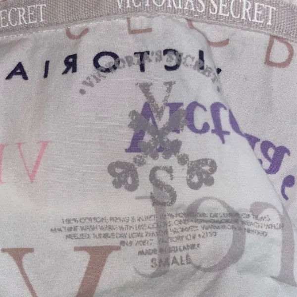 Vintage Victoria’s Secret button-up sleep set - Image 7