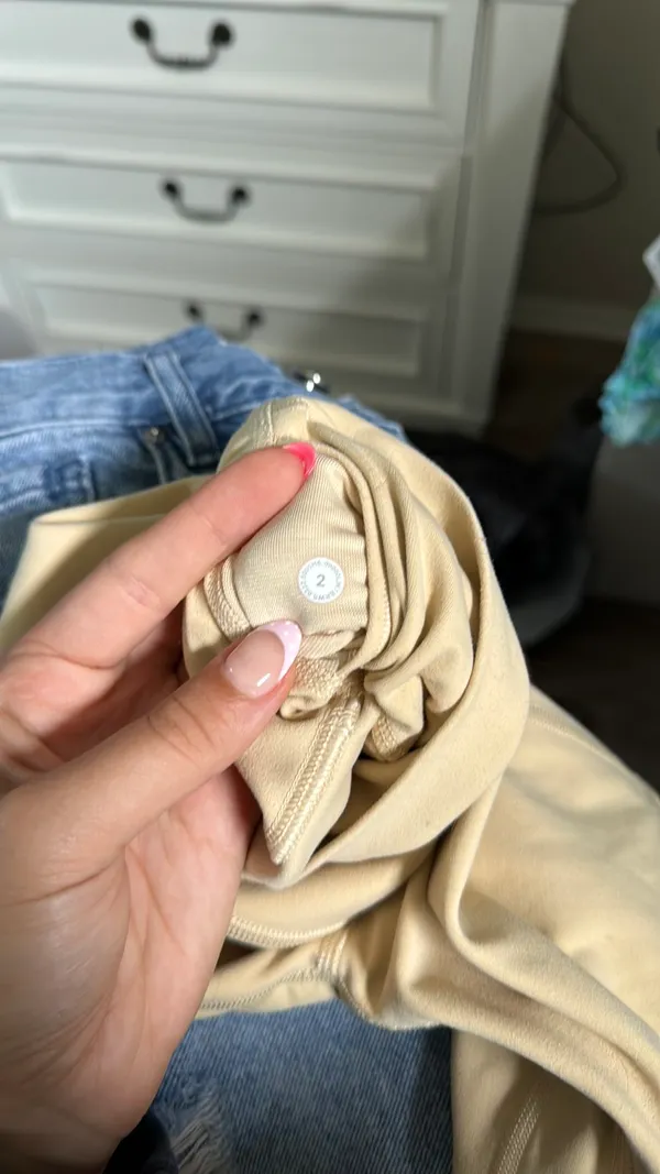 Lululemon Biker Shorts 6" Tan Align - Image 3