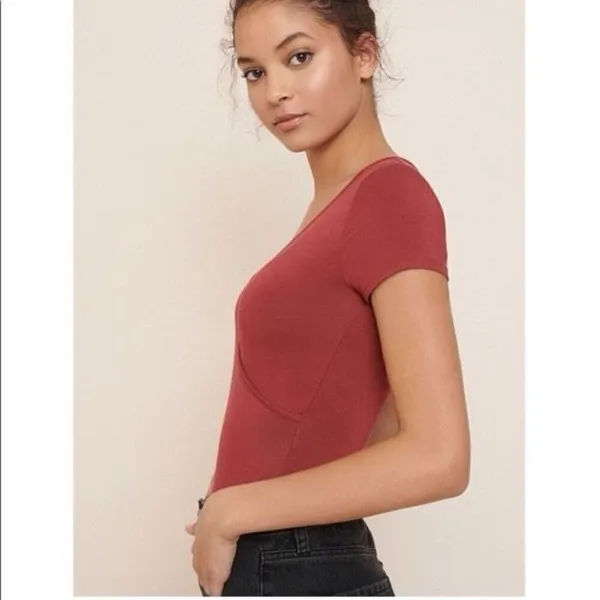 ✨Garage wrap bodysuit sz large maroon✨ - Image 2