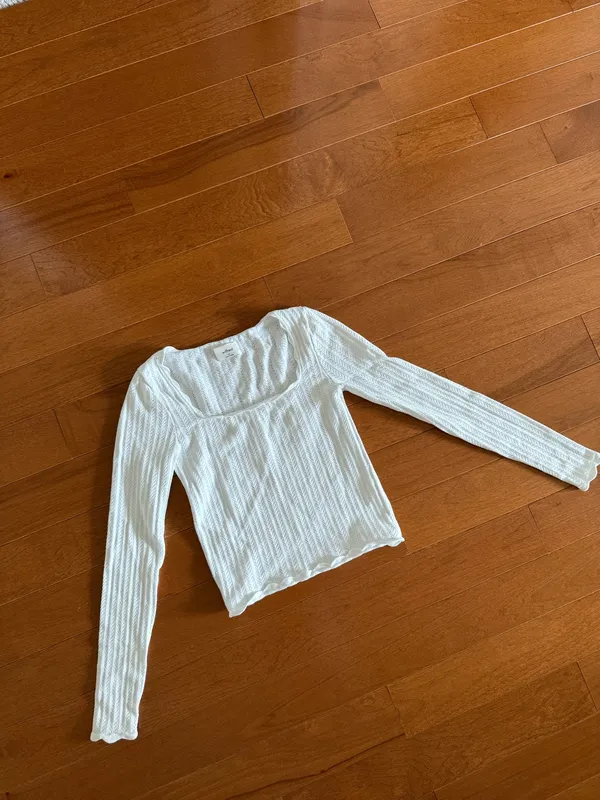 Aritzia Wilfred Square Neck Long Sleeve Crop  - Image 2