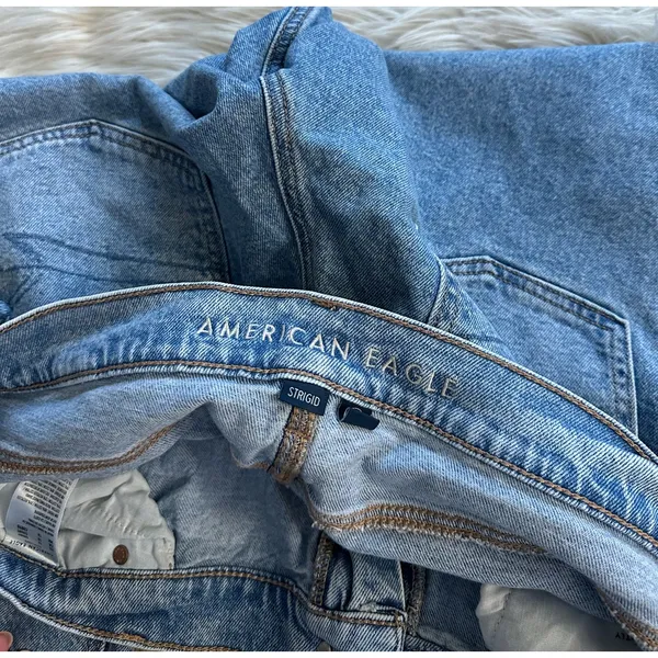 AMERICAN EAGLE Super High Rise Baggy Straight Jean In Medium Indigo - Image 5