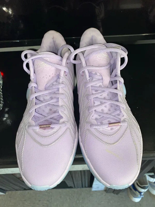 Nike LeBron Basketball Shoes - Image 2