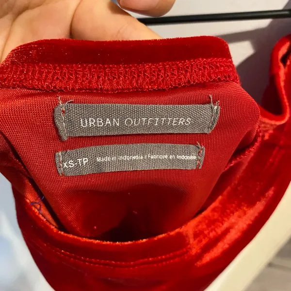 Urban outfitters Elegant Red velvet Off-Shoulder crop Top - Image 4