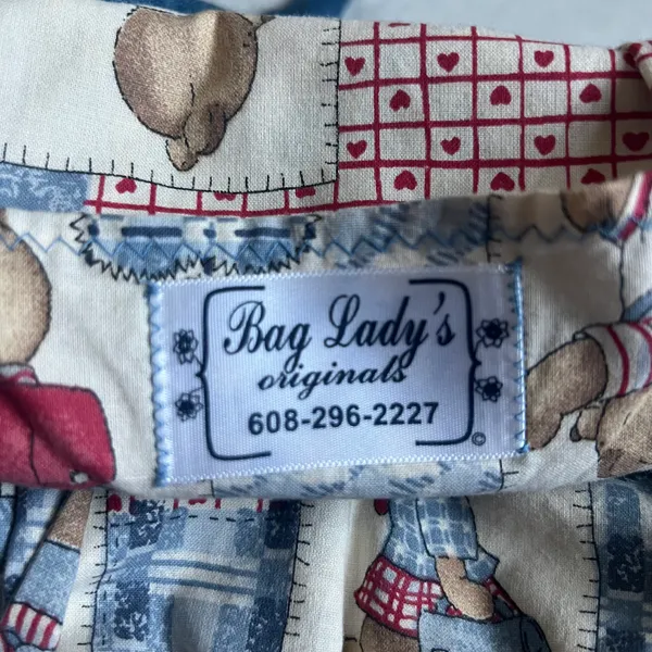 ˚₊‧꒰ა 90's embroidered teddy bear denim bag with adjustable straps and wooden closure ໒꒱ ‧₊˚ - Image 8